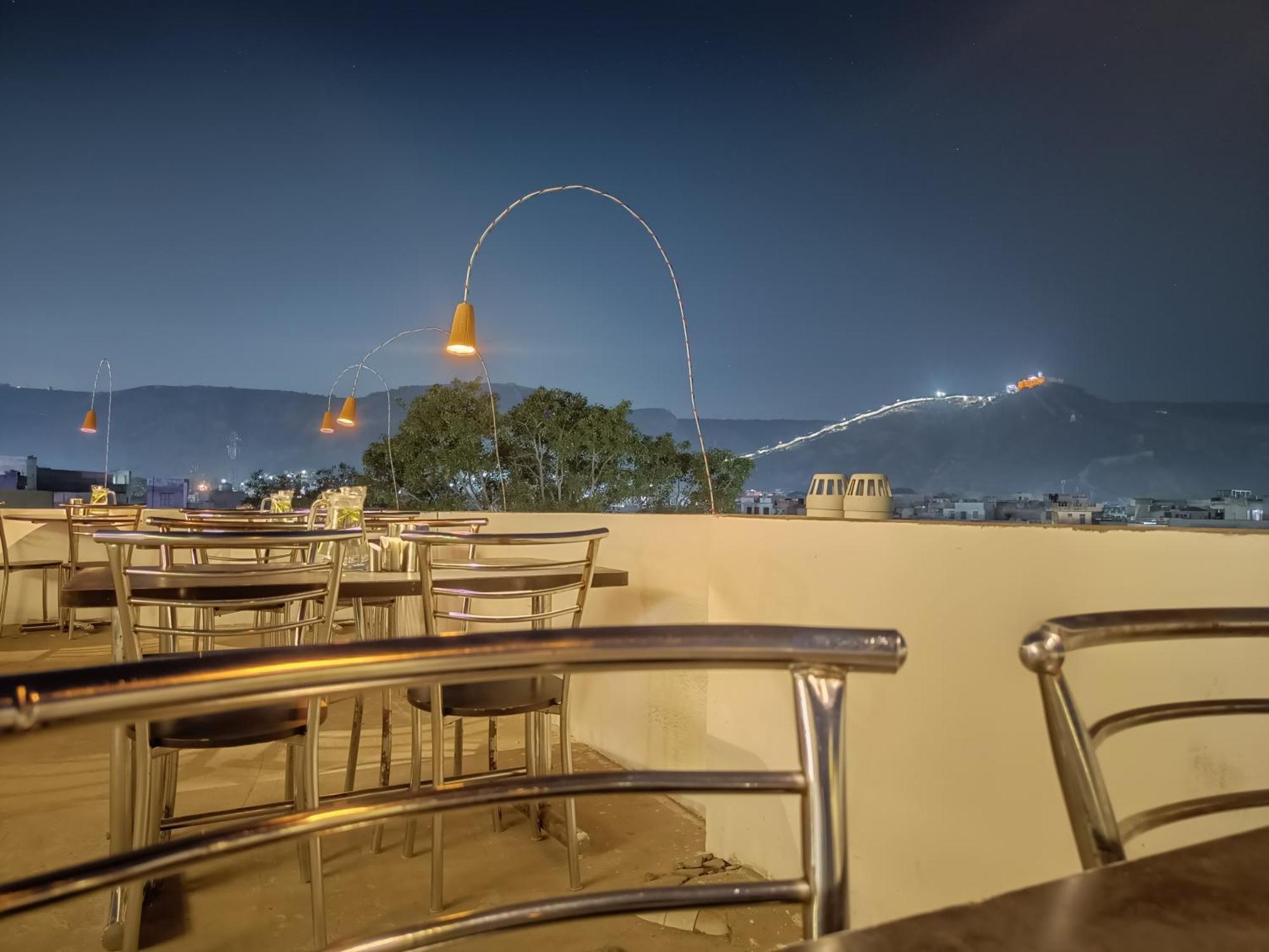 Chillout - A Boutique Hotel & Rooftop Restaurant Divisione di Jaipur Esterno foto